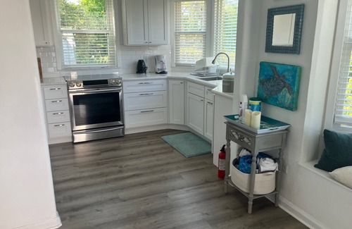 Aptos Cabaña | Aptos Bayview, large 1 Br.Cottage, Pets & parking. Ocean View deck, fire pit