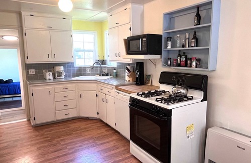 Aptos Casa | Aptos-Charming 2/2 Near the Beach with BBQ 30 day+