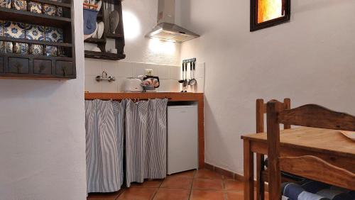El Guincho Apartamento | Aptos Monasterio de San Antonio 2