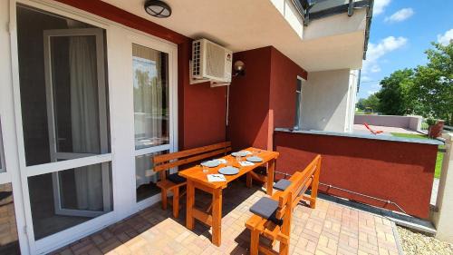 Tiszaujvaros Apartamento | Aqua Apartman
