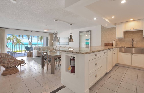 Seven Mile Beach Complejo | Aqua Bay Club Condos
