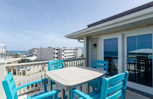 North Carolina Coast Casa | Aqua Blue by Bryant Real Estate