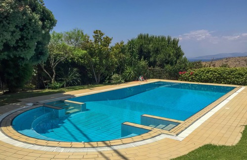 Palaia Fokaia Villa | Aqua Blue Villa in Sounio Athens