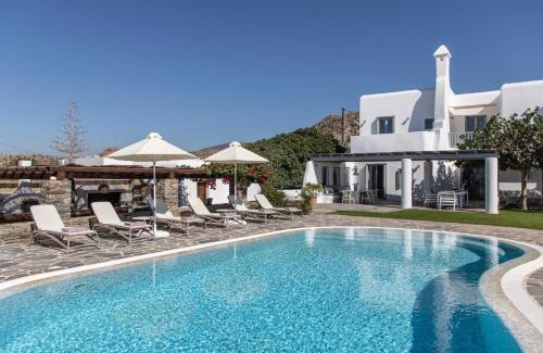 Maragas Casa | Aqua Breeze Villas on the beach