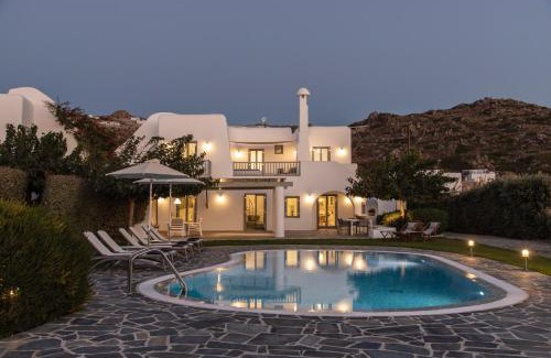 Maragas Casa | Aqua Breeze Villas on the beach