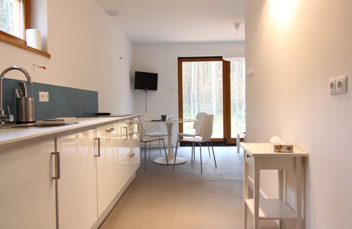 Osjakow Cabaña | 'Aqua cottage' en un pequeño complejo familiar en Forest upon Warta Rive