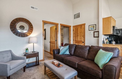 Dover Bay Casa | Aqua Duck - Courtyard Beach Bungalow