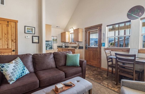 Dover Bay Casa | Aqua Duck - Courtyard Beach Bungalow