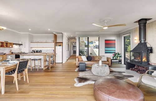 Wombarra Casa | 'Aqua Inala' - steps from Wombarra Beach and Rockpool