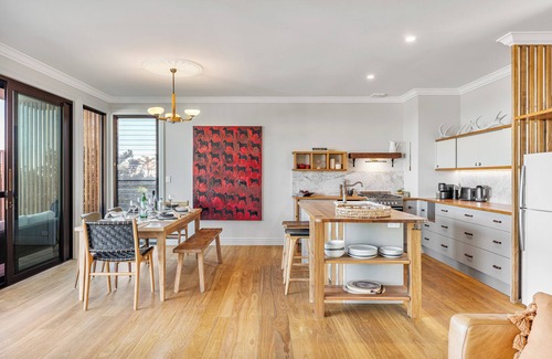 Wombarra Casa | 'Aqua Inala' - steps from Wombarra Beach and Rockpool