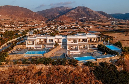 Parasporos Villa | Retiro de AQUA en Paros con piscina privada, impresionantes vistas al mar, cerca de playas de arena