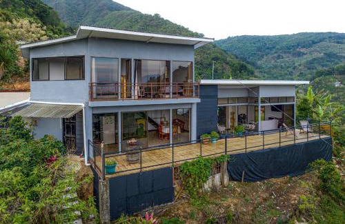 Santa Cruz de León Cortés Casa | Aqua Tarrazu