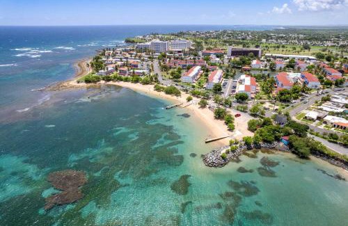 Dorado Pueblo Apartamento | AQUA Terrazas Studio 7 - Beachfront Getaway, King Bed, Pool