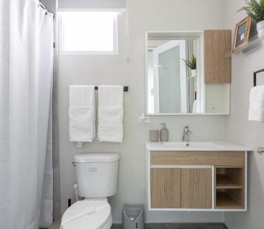 Dorado Pueblo Apartamento | AQUA Terrazas Studio 7 - Beachfront Getaway, King Bed, Pool
