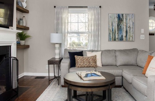 Lindridge-Martin Manor Casa | Aqua Villa Summary: T
