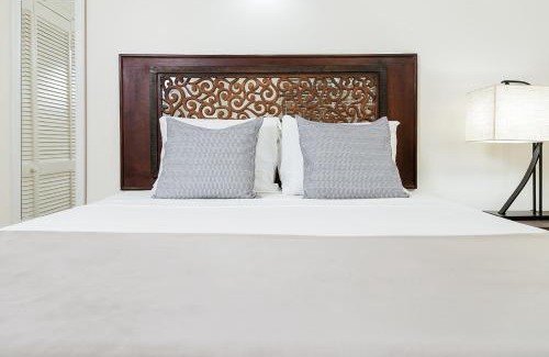 Molynes Gardens Casa | AquaHaven Retreat in Kingston