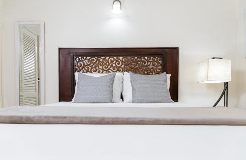 Molynes Gardens Casa | AquaHaven Retreat in Kingston