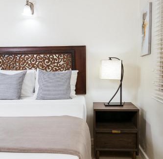 Molynes Gardens Casa | AquaHaven Retreat in Kingston