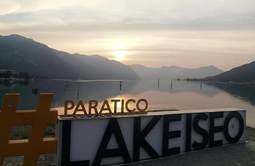 Paratico Apartamento | AQUARAMA - private pool - Lakefront apartment end free parking