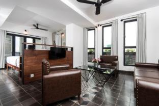 Daun Penh Hotel | Aquarius Hotel and Urban Resort