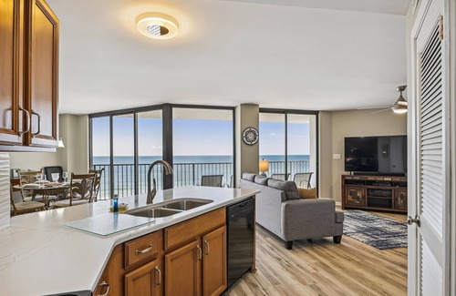 West Panama City Beach Condominio | AquaVista by Book That Condo