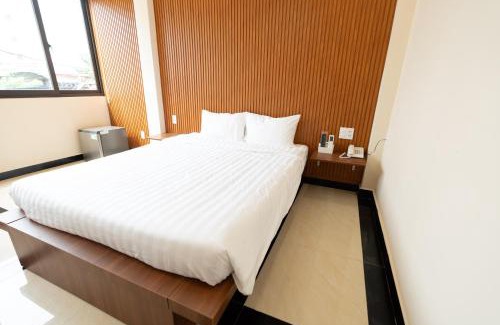 Binh Thanh Hotel | ARA Gem Hotel