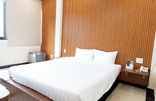 Binh Thanh Hotel | ARA Gem Hotel