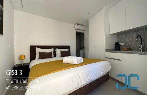 Ovar Casa | Arada Property - 4 Houses in 1 Private Property, Free Parking and Hot Tub