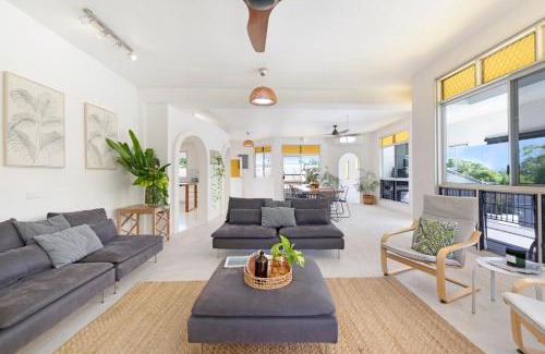 Nightcliff Casa | 'Arafura Blue' a Poolside Family Oasis on the Coast