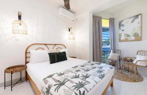 Nightcliff Casa | 'Arafura Blue' a Poolside Family Oasis on the Coast