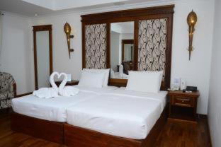 Nuwara Eliya Hotel | Araliya Green Hills - Where Historic Charm Mingles with Natural Beauty