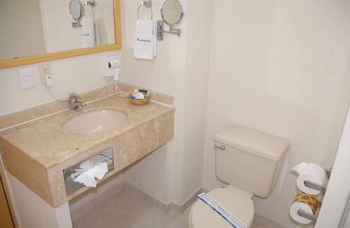 Aguascalientes Hotel | Aranzazu Plaza Kristal Aguascalientes