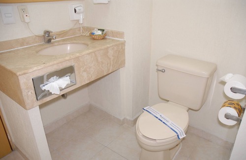 Aguascalientes Hotel | Aranzazu Plaza Kristal Aguascalientes