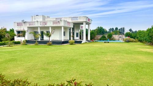 Khattalwada Casa | Aravali hill view farm