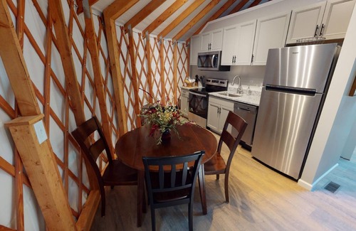Laurelville Alquiler De RV | Yurt-Baño Privado