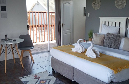 Beacon Bay Casa | Arbour Lodge
