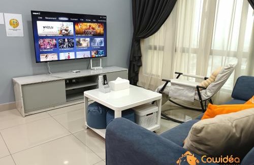 Taman Daya Apartamento | ARC Austin Hills Apartment #2BR2B 5pax by Cowidea