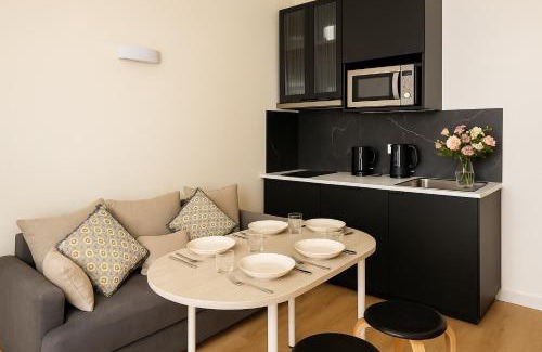 Quartier de la Plaine-de-Monceaux Apartamento | ARC DE TRIOMPHE -Marie Antoinette garden Résidence Hôtel