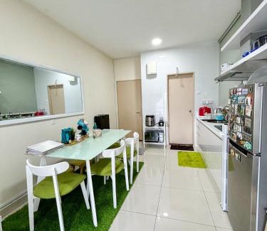 Taman Daya Apartamento | ARC swimming pool Musliim homestay JB