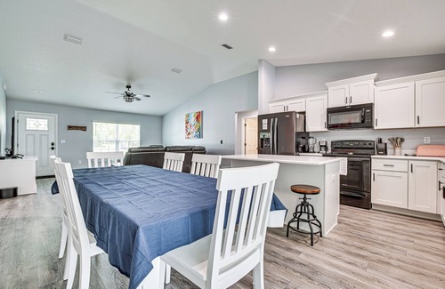Summerfield Casa | Arcade Games, Lanai & Spa: Summerfield Family Home