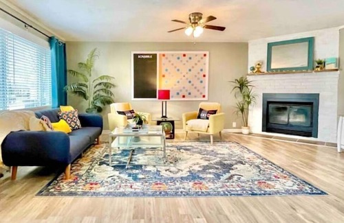Normal Casa | Arcade House with cozy patio, grill, games, & FUN!
