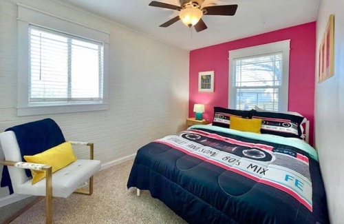 Normal Casa | Arcade House with cozy patio, grill, games, & FUN!