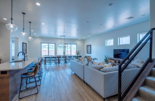 Santa Clara Casa | Arcadia 53 | DOG FRIENDLY * PRIVATE Hot Tub * Arcade Games * Sleeps 21
