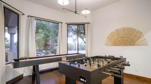 Central Scottsdale Villa | Arcadia by AvantStay Breathtaking Oasis in Scottsdale w Pool Hot Tub Game Room