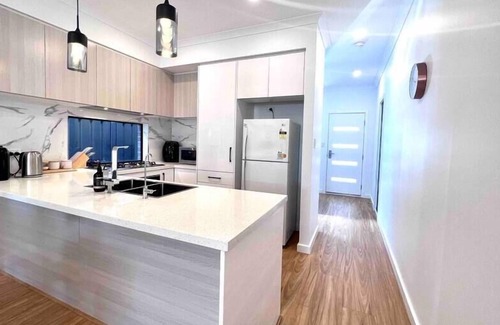 Tranmere Casa | Archies townhouse 3 bdrm, sleeps 5, wifi, AC