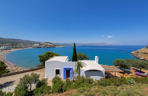 Vlicha Villa | Arquitecto diseñado Villa en una colina con vistas espectaculares sobre la bahía de Vlycha