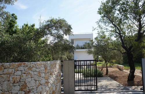 Petaleia Villa | Villa de arquitecto entre mar y montaña