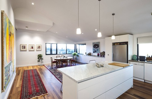 St. Kilda East Casa | Architectural Apartment, in the heart of St Kilda East close to Melbourne CBD.