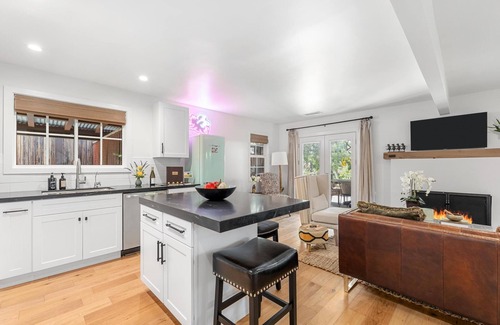 Los Olivos Casa | Architectural Farmhouse Retreat in Downtown Los Olivos, "The Flying Pig"