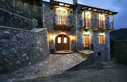 Trikolonoi Casa | Archontiko tis Zois